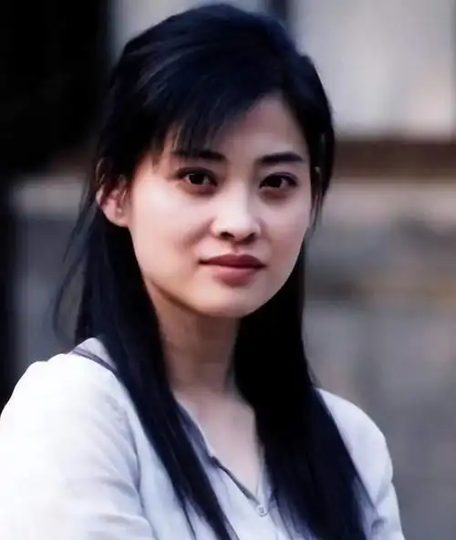 9位自然老去的女星年轻时美艳无比如今活成了让人羡慕的模样