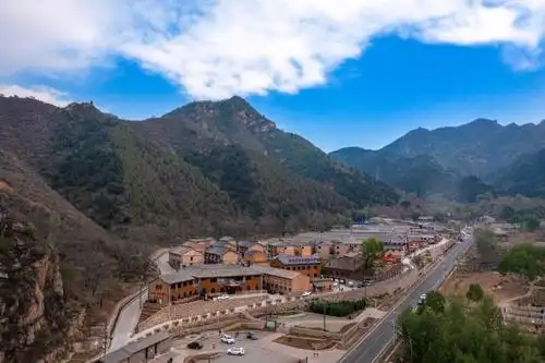 《骆驼湾新貌》