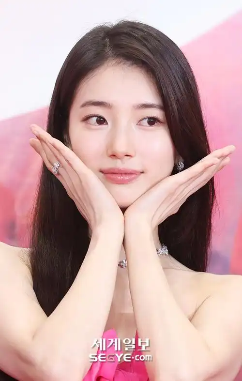 裴秀智wonderland##裴秀智百想新闻图