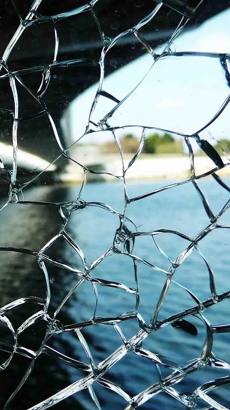 创意碎屏高清手机壁纸