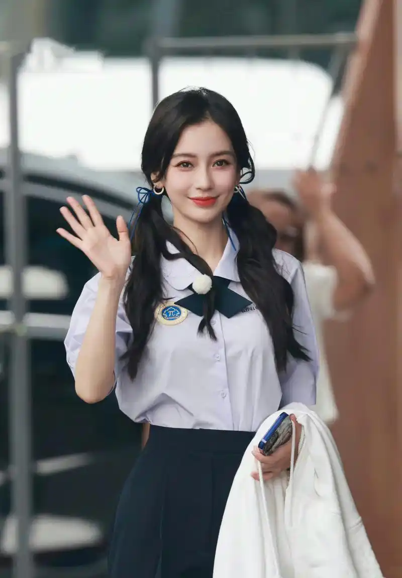 奔跑吧全员校服路透来啦,angelababy,白鹿,蔡徐坤,王鹤棣,范丞丞,周深