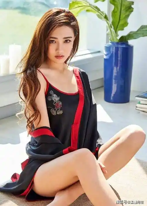 原创29岁徐璐才是人间尤物这身材太饱满