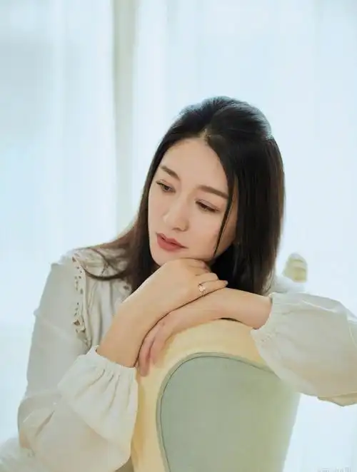 自古红颜多祸水?如今47的"人间尤物"李小冉,终究不再是笑话了