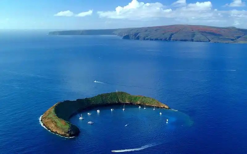 蓝天海水自然风光清爽电脑桌面壁纸下载