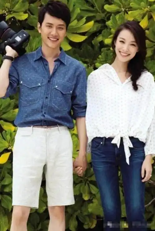 后来冯绍峰还曾被媒体拍到过夜会嫩模↓2016年初,冯绍峰与林允牵手