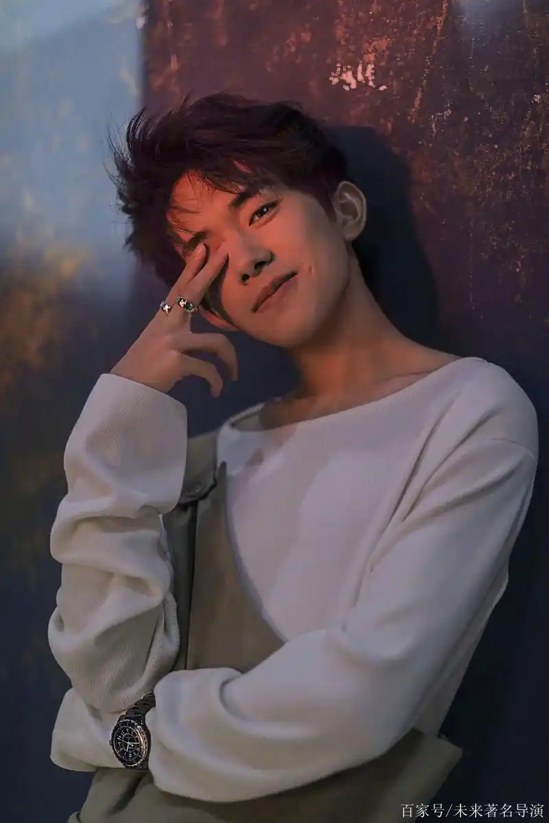20岁的易烊千玺,温暖的男孩正在长成男人
