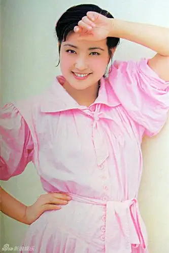 [青春照相馆]刘晓庆珍贵旧照:模样清纯笑容甜美