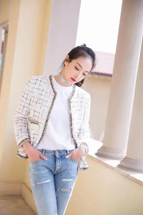 宋茜清爽牛仔裤率性英气不失惬意时髦感