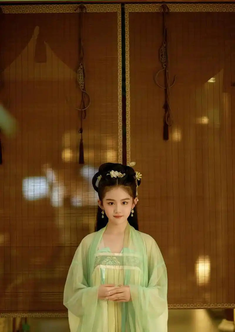 国风写真#王亭文  - 抖音