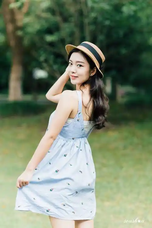 拍照动作记住12个拍照姿势动作