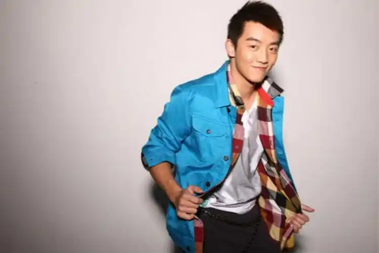 十几岁开始试镜,终于成功打入演艺圈,他就是郑恺