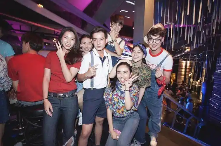 安利减肥贴进来看看黄明明堪称整容式的蜕变吧补充双眼皮争议