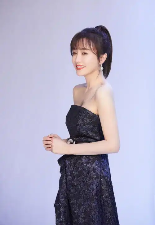 秦岚,内地演员.出生日期是1981-7-17,出生于沈阳市.民族是汉族.