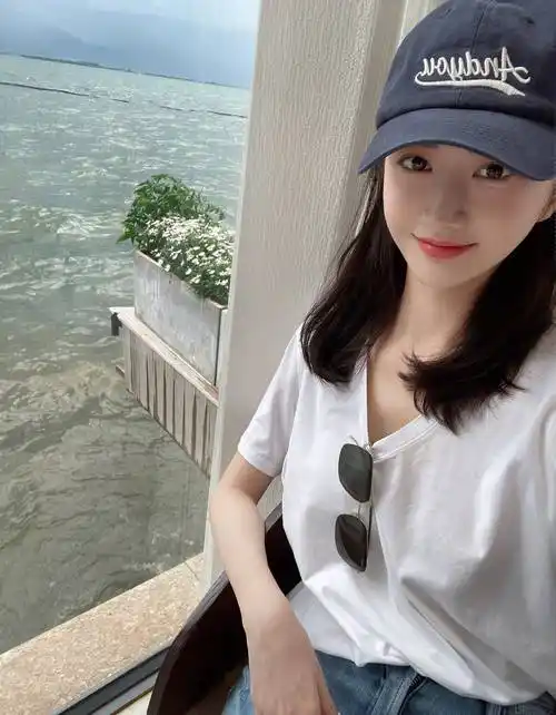 景甜头条发了个九宫格,一组美图清新脱俗,网友说张继科眼光很毒_资源