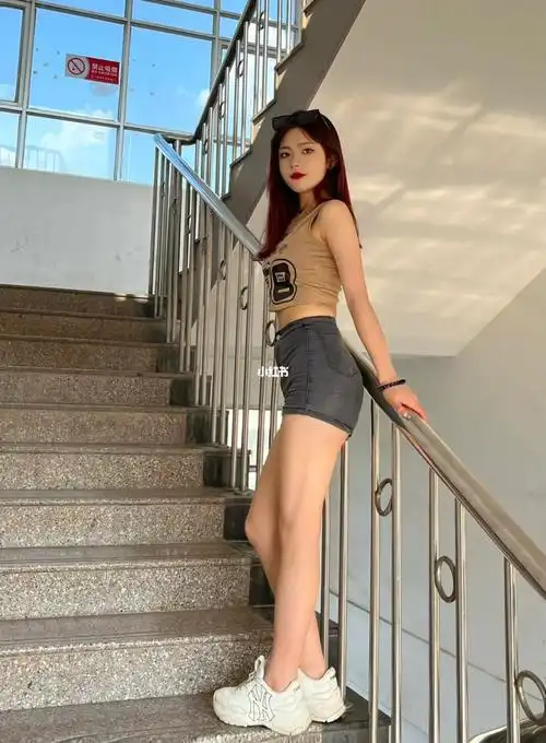 166110微胖穿搭辣妹显瘦套装01