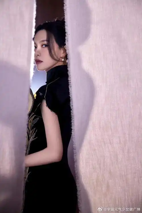 高贵典雅,美呆了|旗袍|唐嫣_新浪新闻