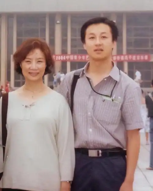 回顾吕中:23岁嫁人与丈夫恩爱53年难舍难分,一双儿女是她的骄傲