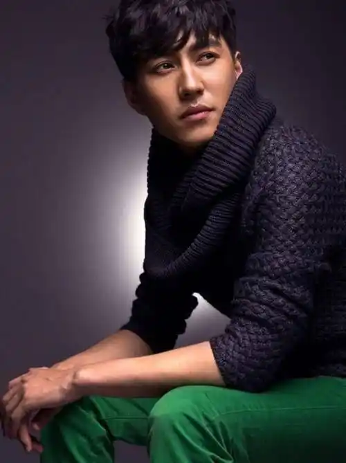 靳东被曝大器晚成,走许多弯路之后,终于明白自己晚成的原因_电视剧