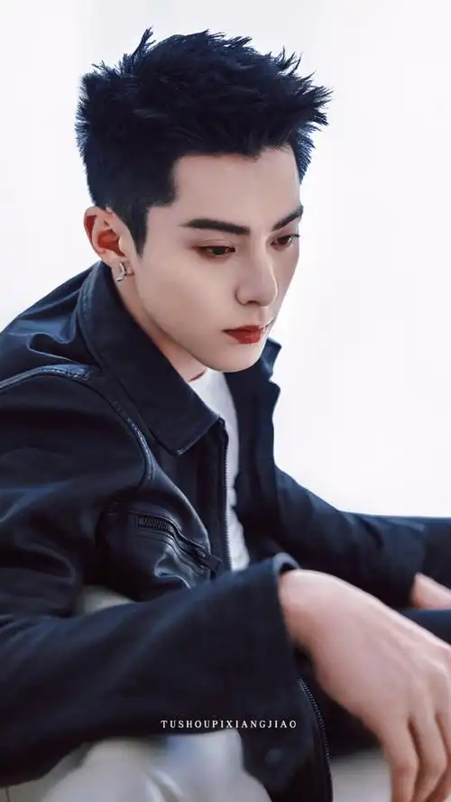 #王鹤棣寸头皮衣造型##王鹤棣奥利奥品牌代言人#