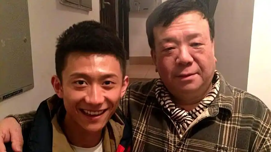 张一山父亲近照曝光,原来是我们熟悉的他,难怪多年不愿公开