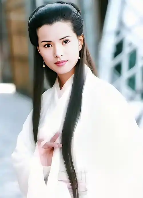 突然想问:是不是男性更喜欢刘亦菲的小龙女,而女性更喜欢李若彤的小