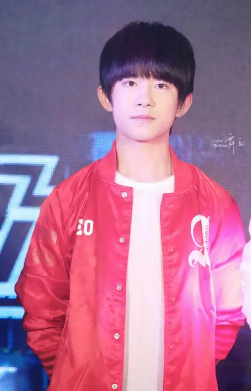 tfboys易烊千玺151104全员加速中首映高