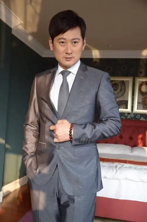 span class="ref" data-ctrid="sbjlw9pyg44s">男演员 /span> sup