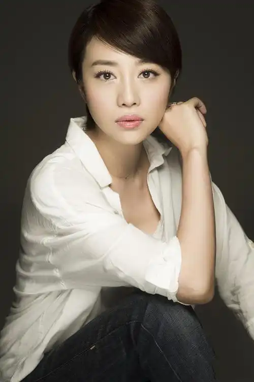 张龄心优雅妩媚写真图片张龄心图片