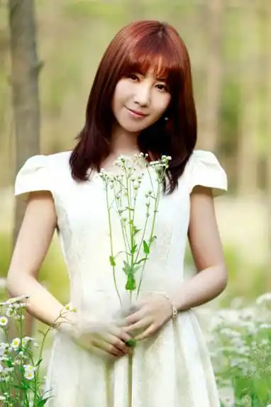 甜美小妞赵婉婷《异类》化身萌系公主