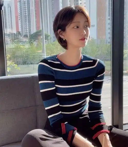 运动女生的短发._中国_发型_形象