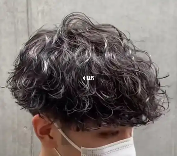 三七分男士卷发