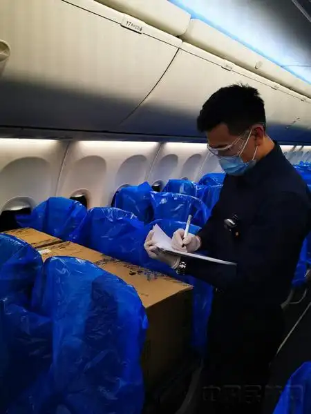 乌鲁木齐航空安全员陈宇翔:用军人的作风守卫蓝天