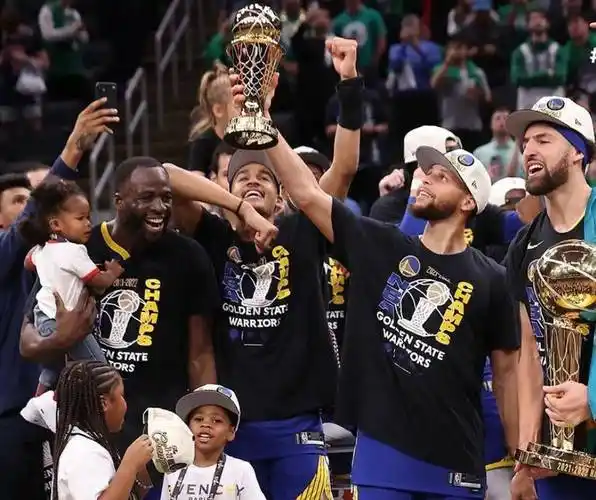 斯蒂芬·库里表示勇士队本赛季绝对可以夺冠_比赛_季后赛_系列赛