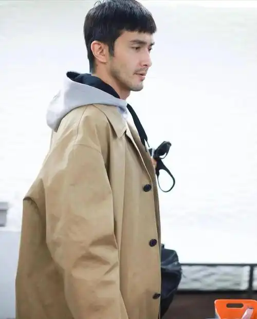 高伟光胡渣造型尽显男性魅力私服穿搭帅气又吸睛