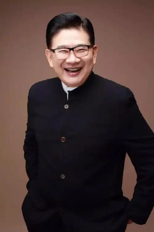 上海知名主持人曹可凡自杀?本人发声明否认