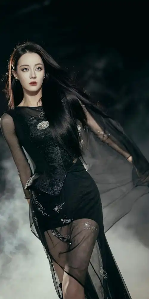 迪丽热巴冷艳玫瑰手机壁纸