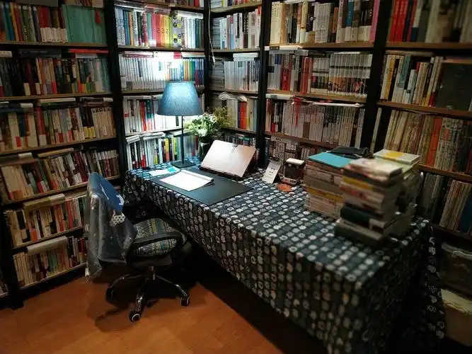 我也发一下自己的小书房吧