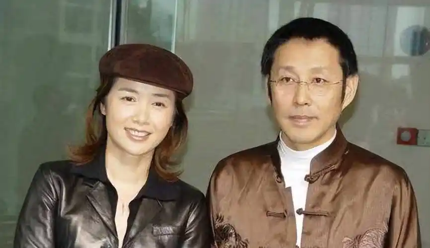 陈道明和杜宪共同育有的女儿陈格,注定成为这个家庭的欢笑源泉,也是