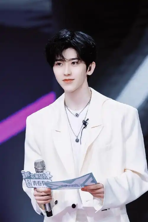 蔡徐坤2021个人巡回演唱会