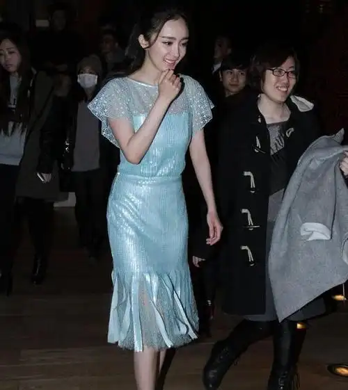 同穿鱼尾裙,杨幂像少女,迪丽热巴变女王,赵丽颖最女神