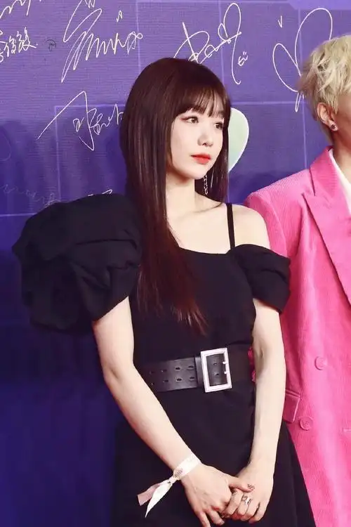 徐梦洁这个齐刘海造型吗