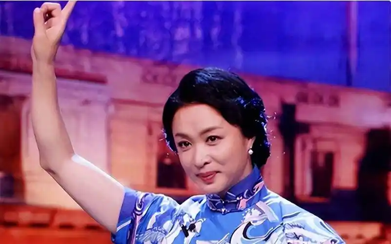 55岁金星做女人"后遗症"日渐严重,丈夫汉斯:有苦说不出