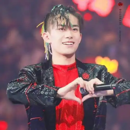 也是善良又坦诚的大人【比心合集】@tfboys-易烊千玺#易烊千玺太野了