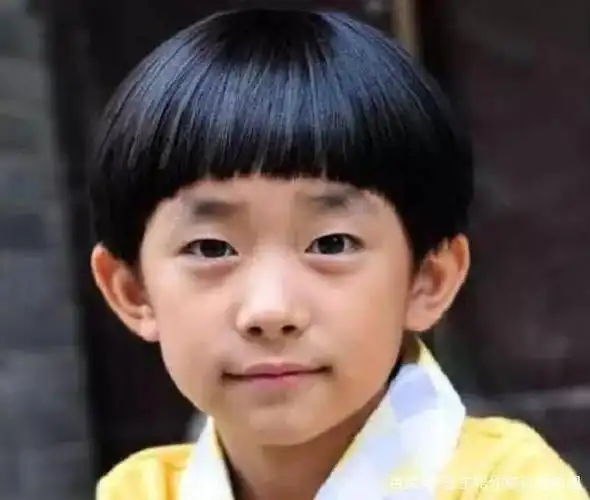 易烊千玺——岁月流逝难再忆,星光不负有心人