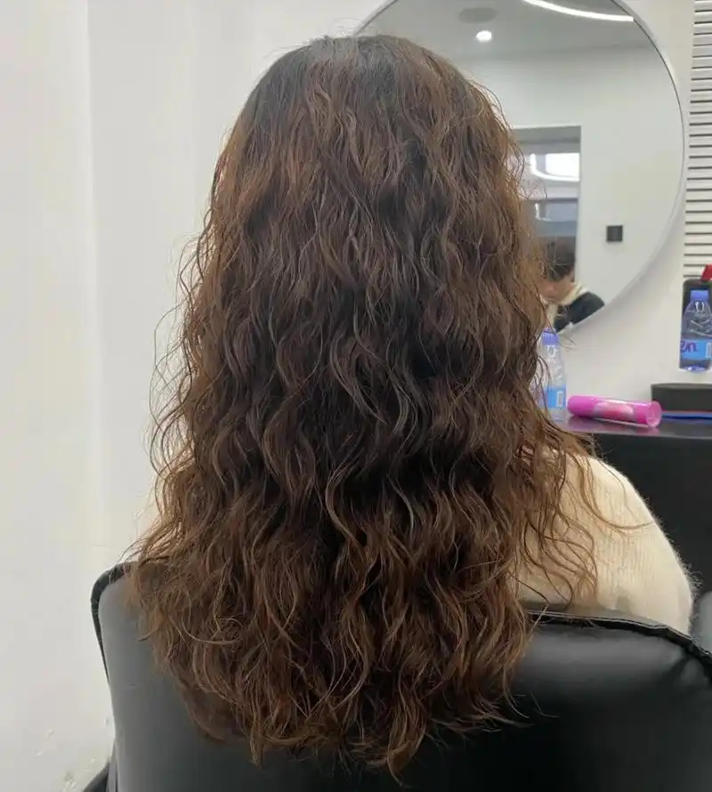 长发一年烫一两次最好