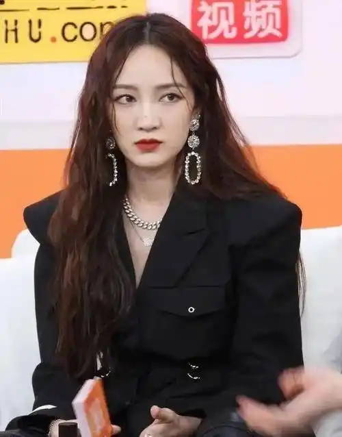 大意失荆州孟佳半裸封面引出惊人内幕网友的评论亮了