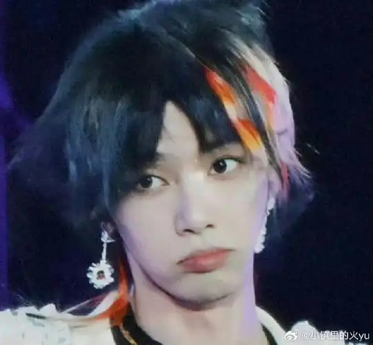 华晨宇演唱会日出场航拍#@华晨宇yu小猫嘟嘴巴,好可爱好可爱好可爱