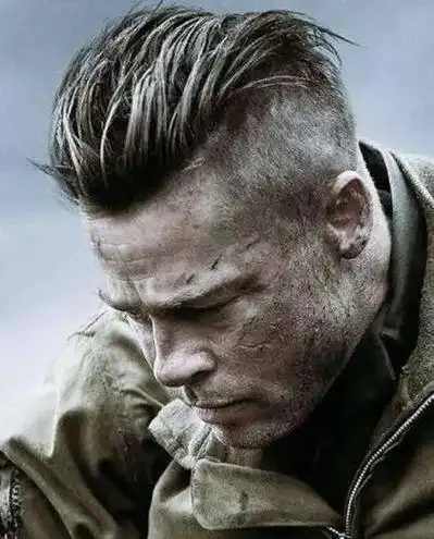 这发型这刀疤脸酷