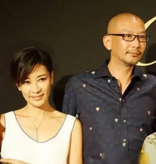 管虎捧了马伊琍4年为何却在她走红时就转头娶了另一个女人