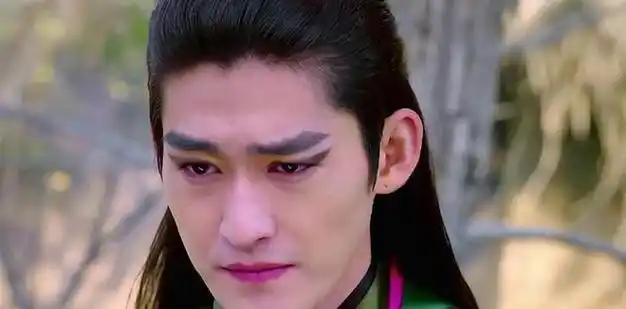 张翰的妆容实在是让人受不了.